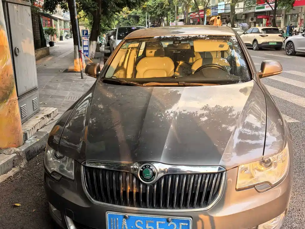 Skoda Superb — миниатюра 6