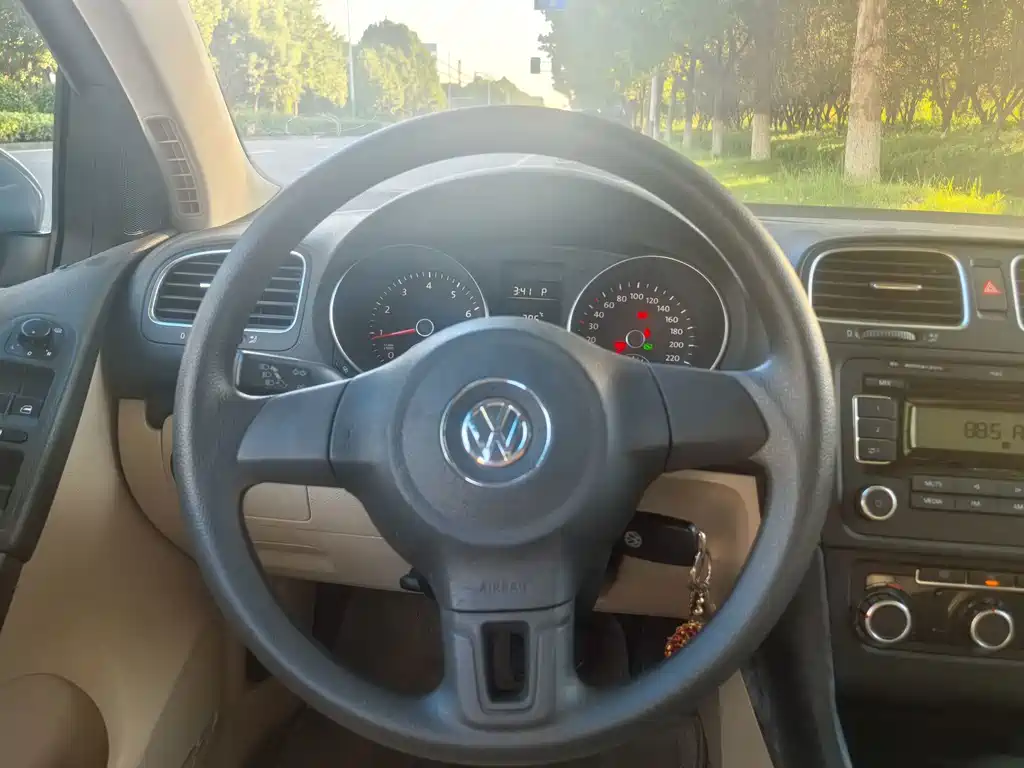 Volkswagen Golf — миниатюра 10