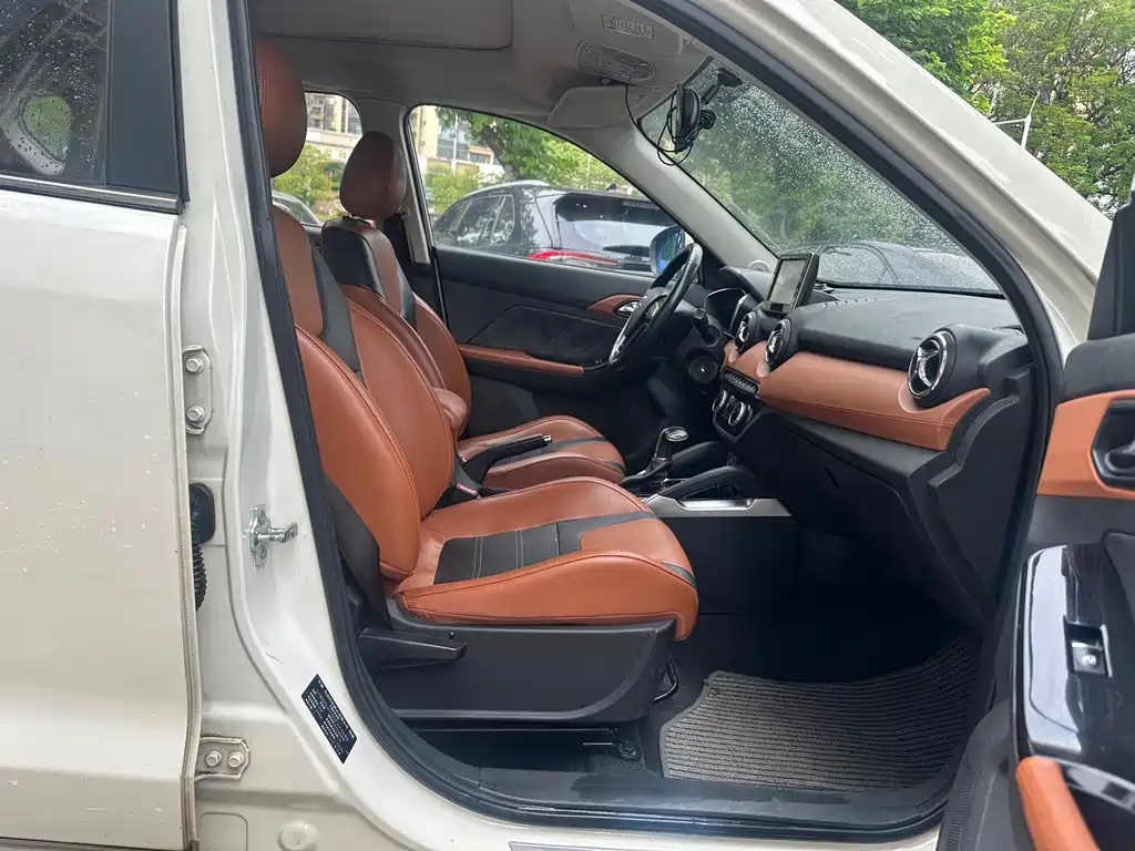 BAIC Senova X35 — миниатюра 8