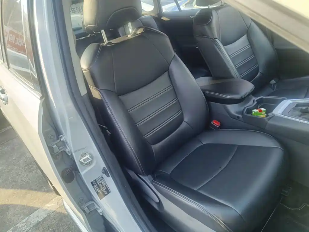 Toyota RAV4 — миниатюра 25