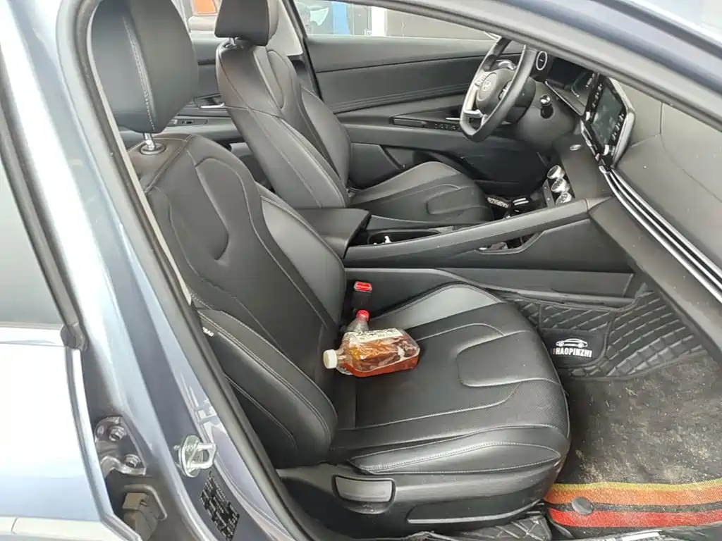 Hyundai Elantra — миниатюра 25
