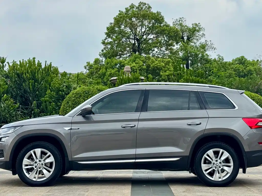 Skoda Kodiaq 2017 TSI330 7 мест Luxury