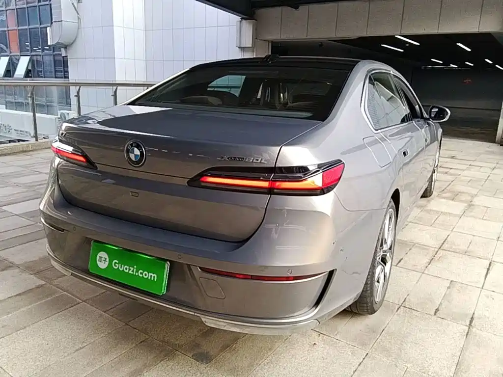 BMW i7 — миниатюра 7