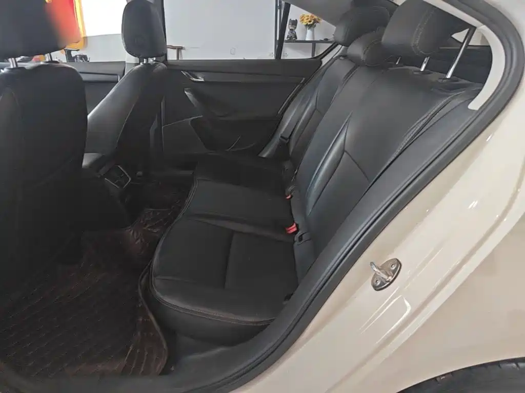 Skoda Octavia — миниатюра 17