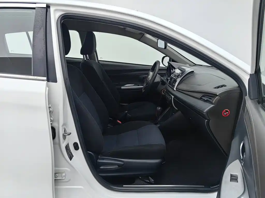 Toyota Yaris L — миниатюра 23