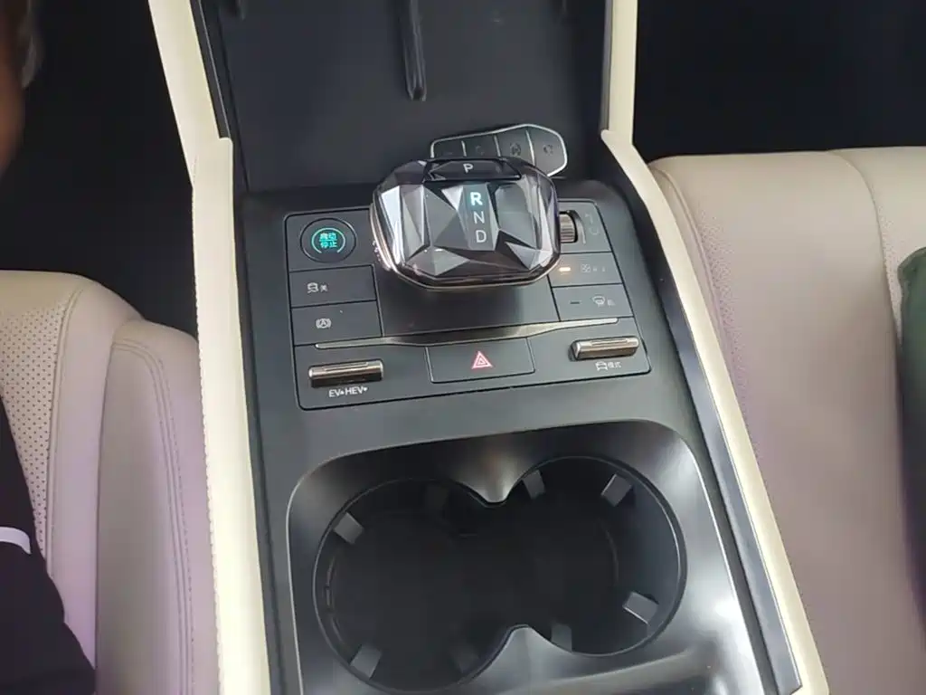 BYD Qin L — миниатюра 14