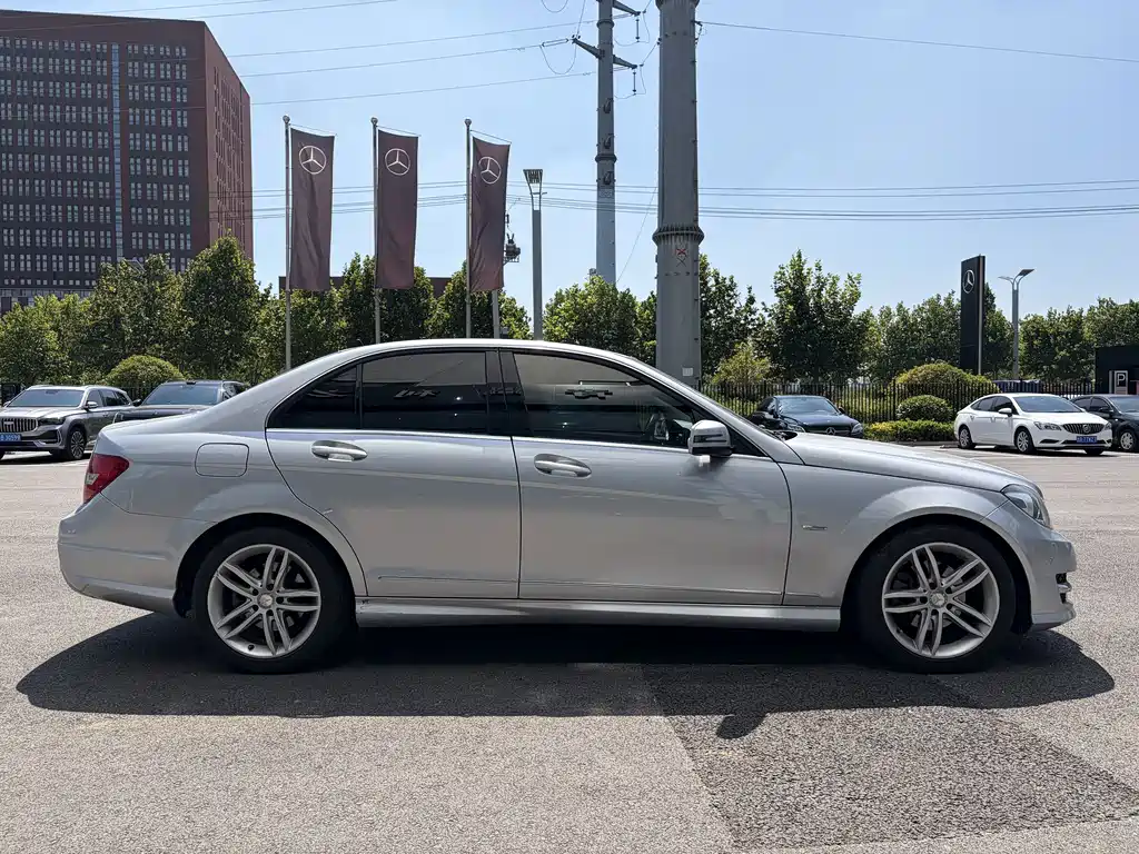 Mercedes-Benz C-Class — миниатюра 5