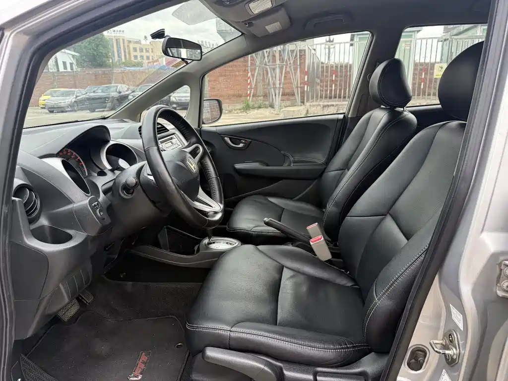 Honda Fit — миниатюра 12