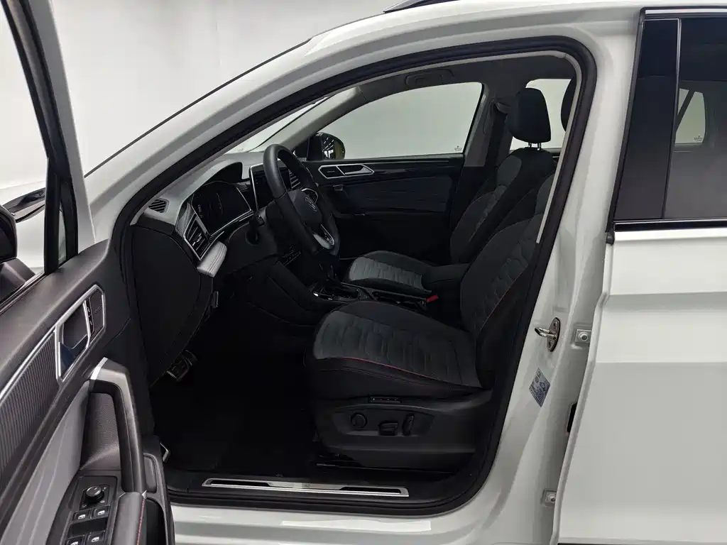Volkswagen Tiguan X — миниатюра 10