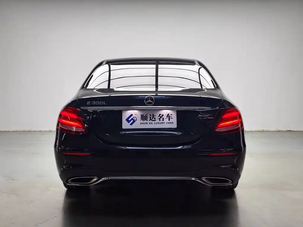 Mercedes-Benz E-Class — миниатюра 3