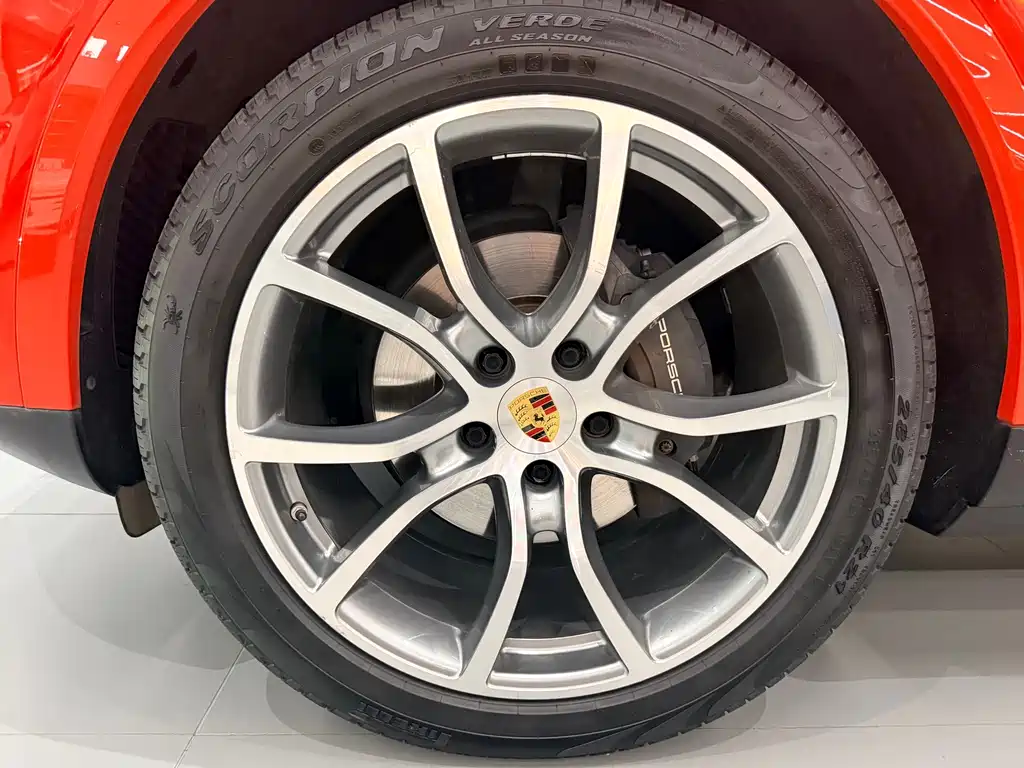 Porsche Cayenne — миниатюра 12