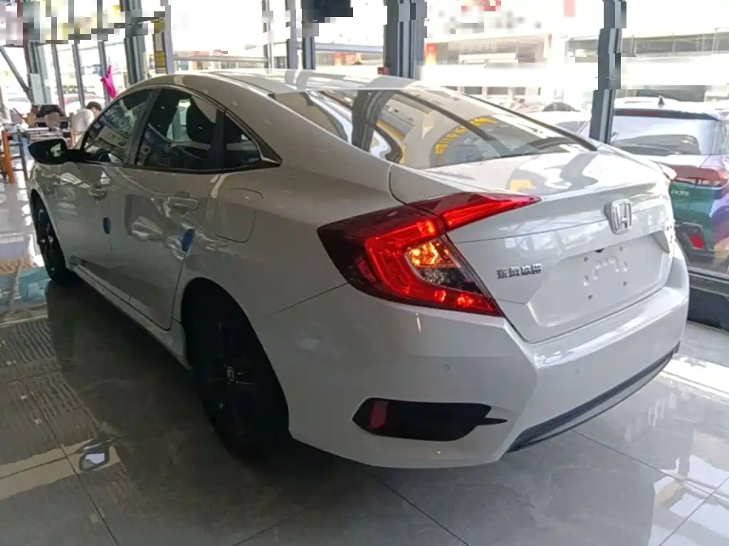 Honda Civic — миниатюра 5