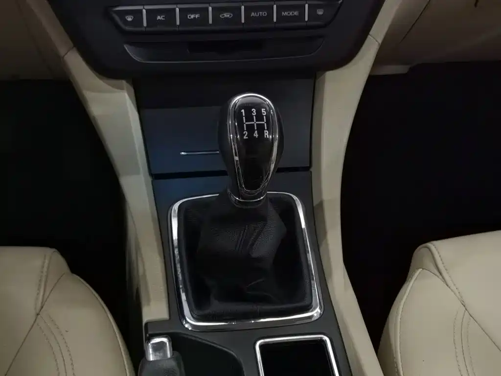 Geely Emgrand — миниатюра 13