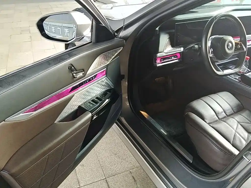 BMW i7 — миниатюра 16