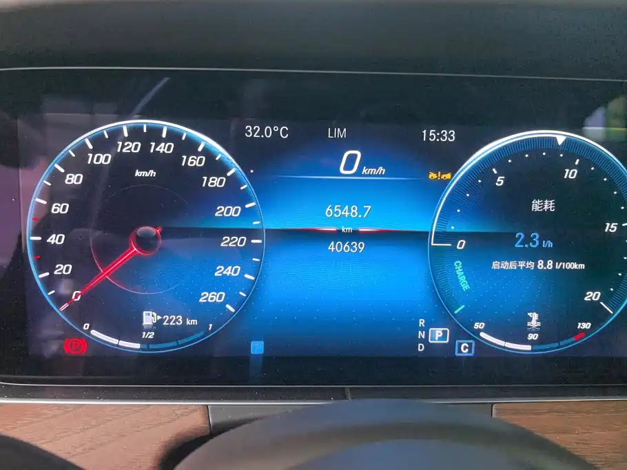 Mercedes-Benz E-Class — миниатюра 14