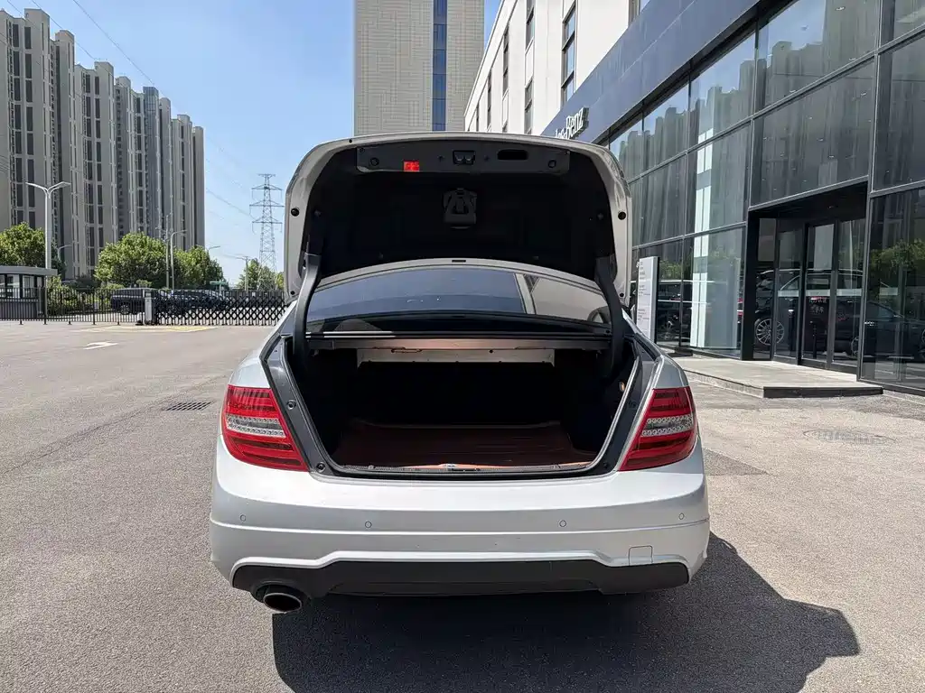 Mercedes-Benz C-Class — миниатюра 17