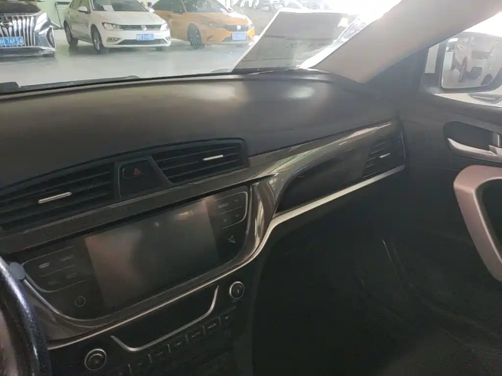 Geely Emgrand — миниатюра 13