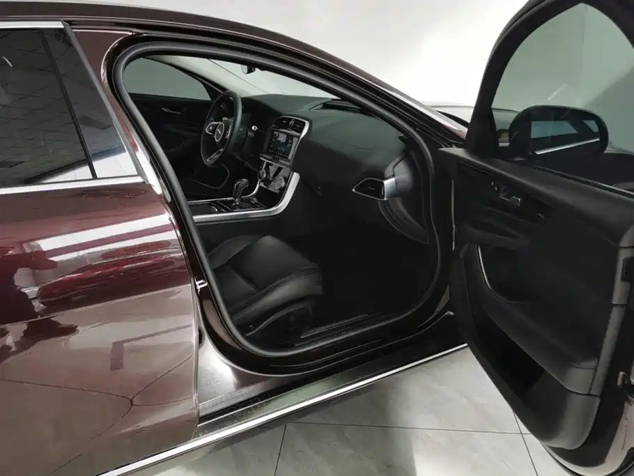 Jaguar XEL — миниатюра 8