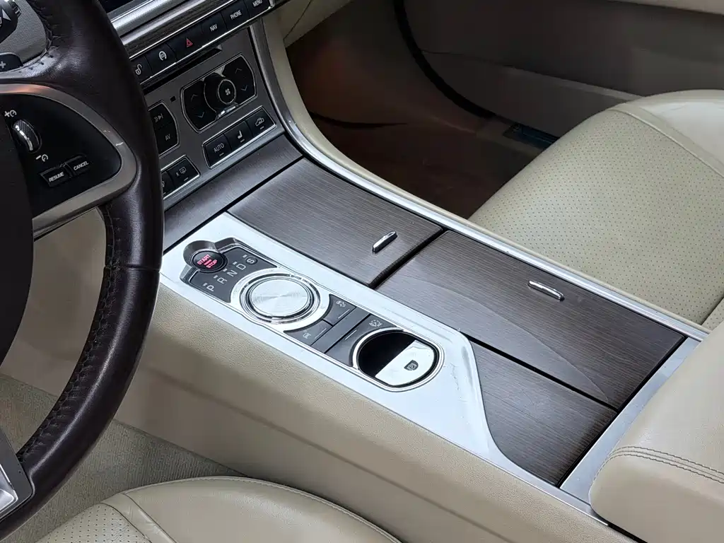 Jaguar XF — миниатюра 11