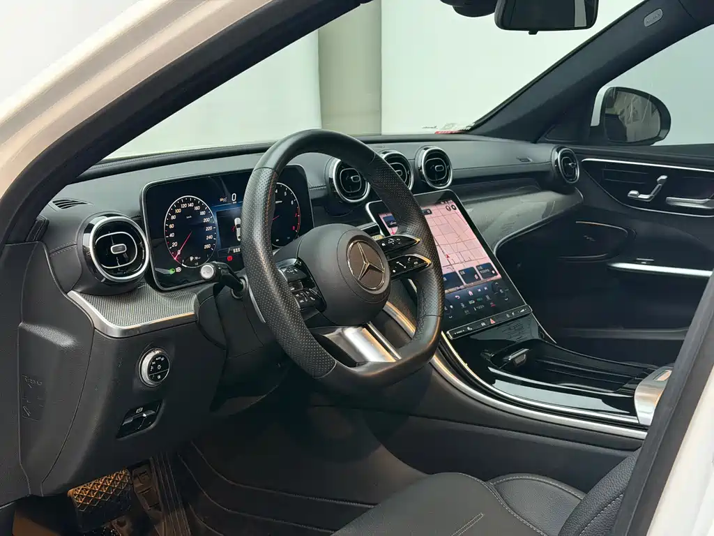 Mercedes-Benz C-Class — миниатюра 13