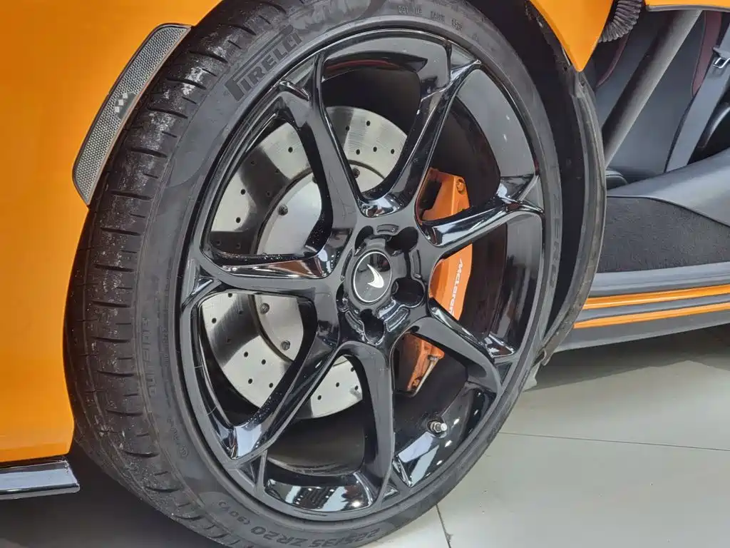 McLaren GT — миниатюра 10