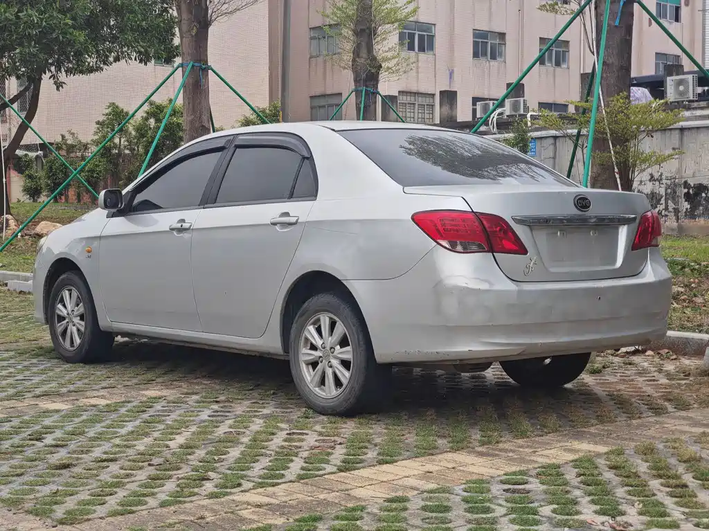 BYD L3 2012 1.5L MT Comfort