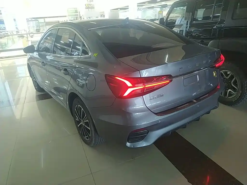 Roewe i5 — миниатюра 5