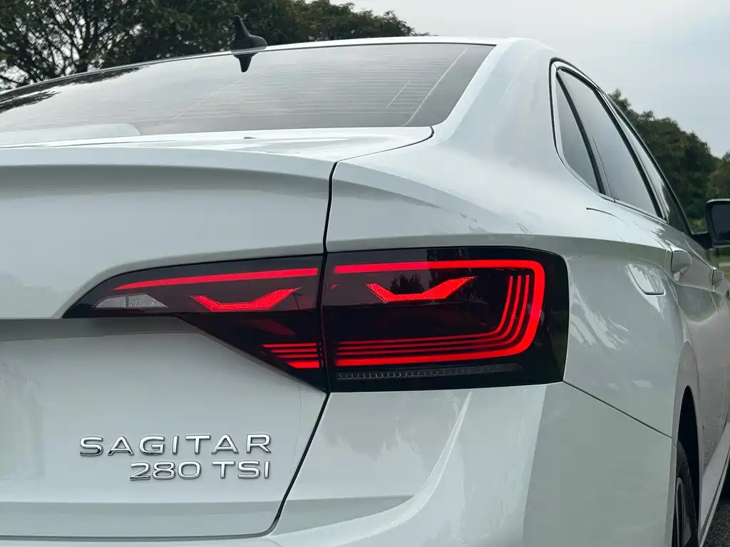 Volkswagen Sagitar — миниатюра 23
