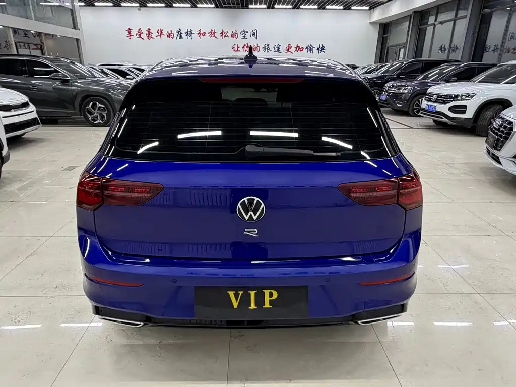 VOLKSWAGEN GOLF