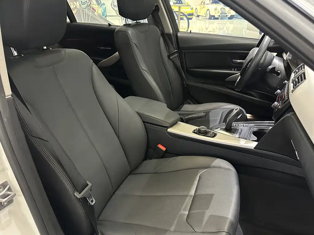 BMW 3 Series — миниатюра 11