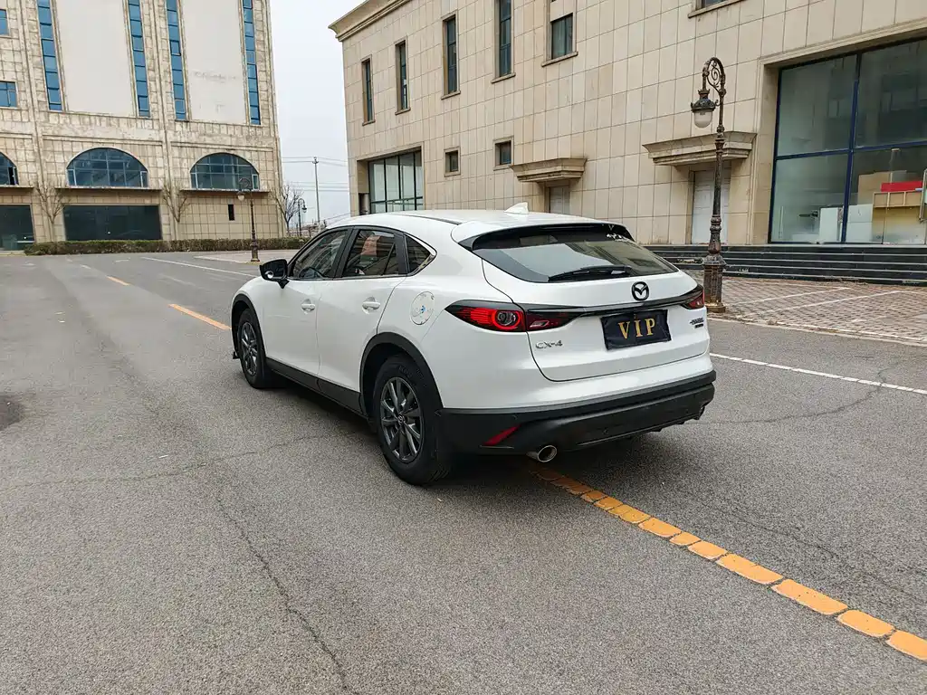 MAZDA CX 4