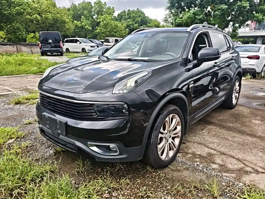 Lynk & Co 01