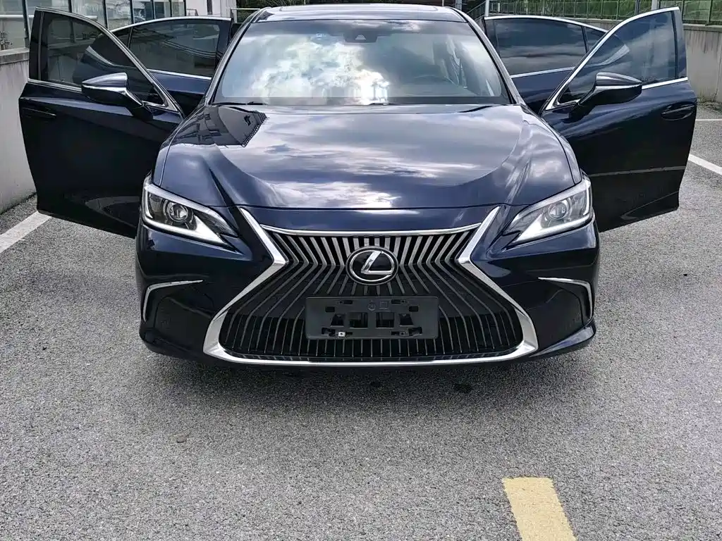 Lexus ES — миниатюра 11