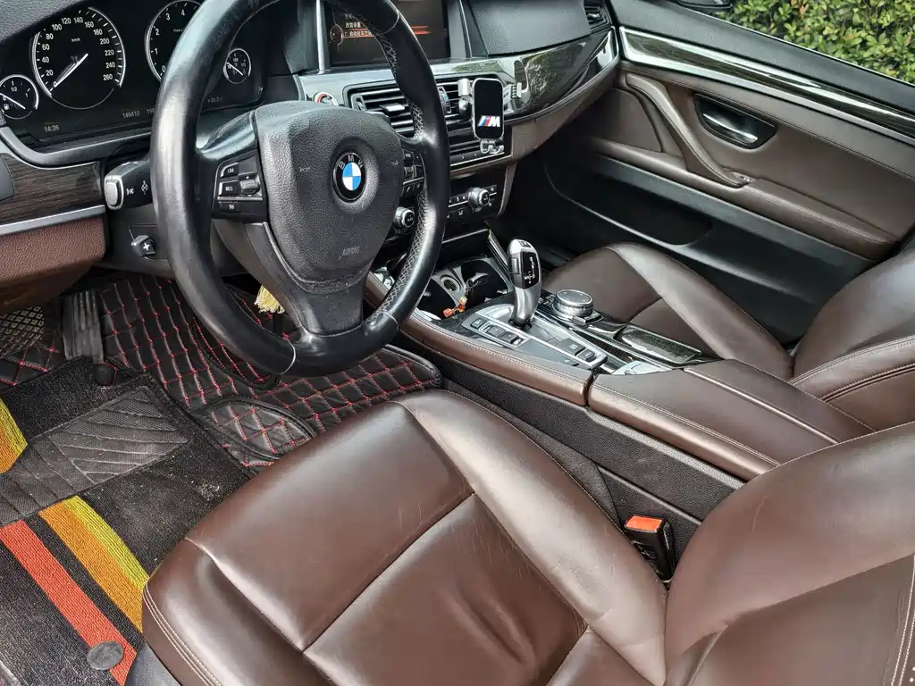 BMW 5 Series New Energy — миниатюра 8