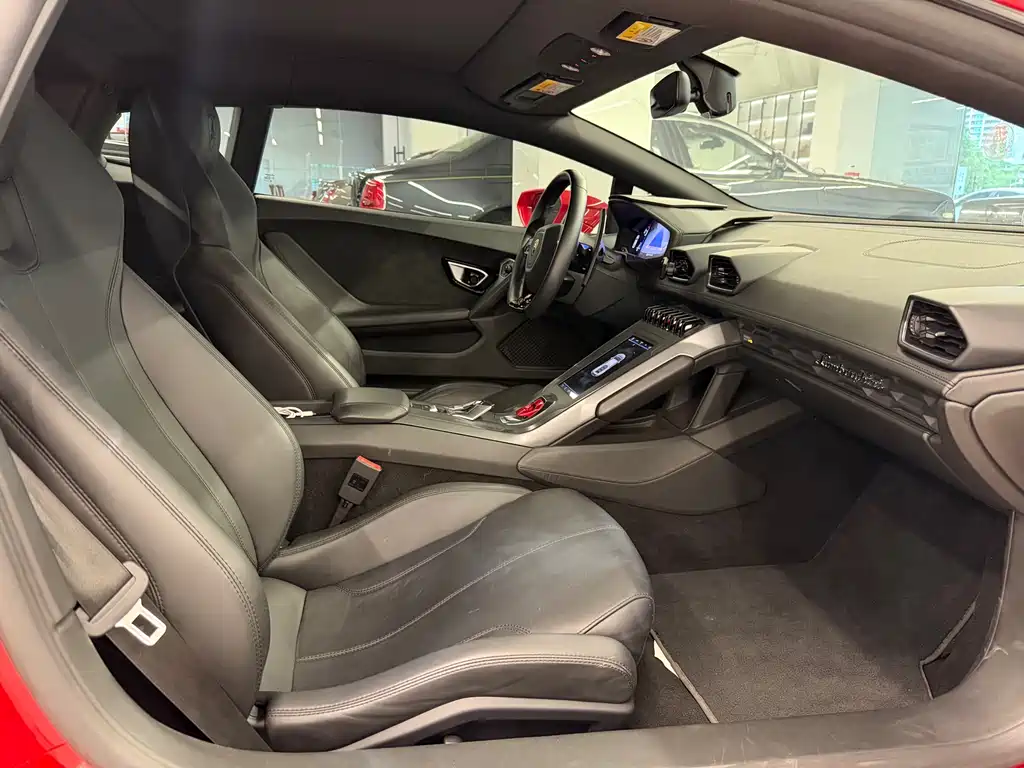 LAMBORGHINI HURACÁN