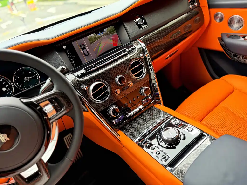 Rolls-Royce Cullinan — миниатюра 10