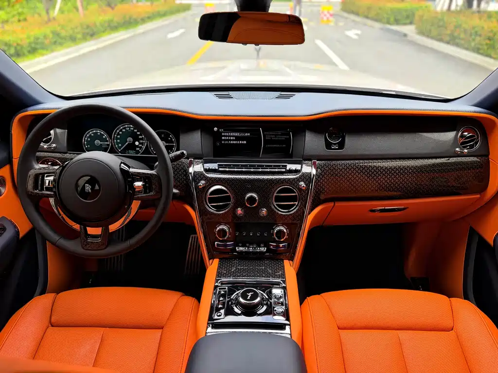Rolls-Royce Cullinan — миниатюра 17