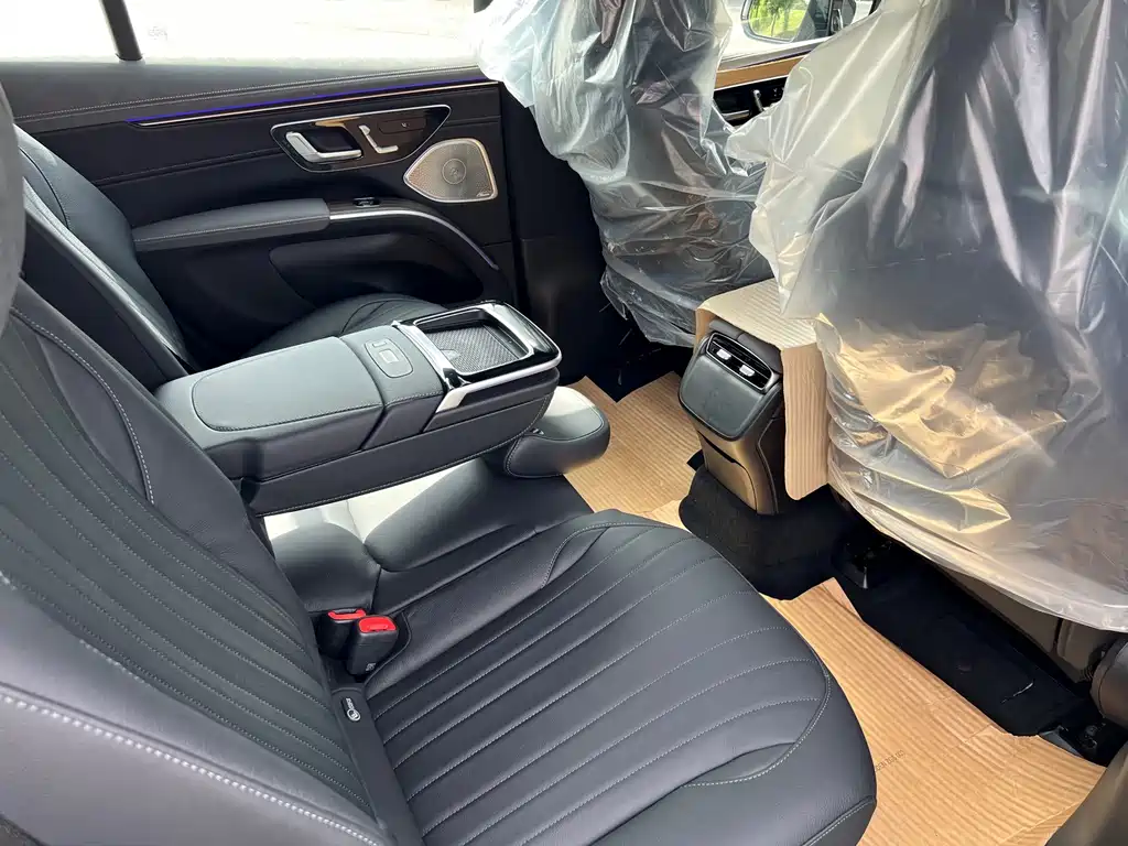 Mercedes-Benz EQS SUV — миниатюра 21