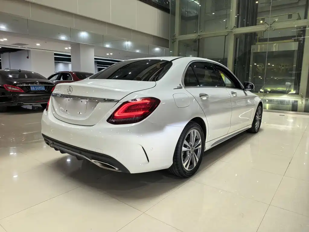 Mercedes-Benz C-Class — миниатюра 4