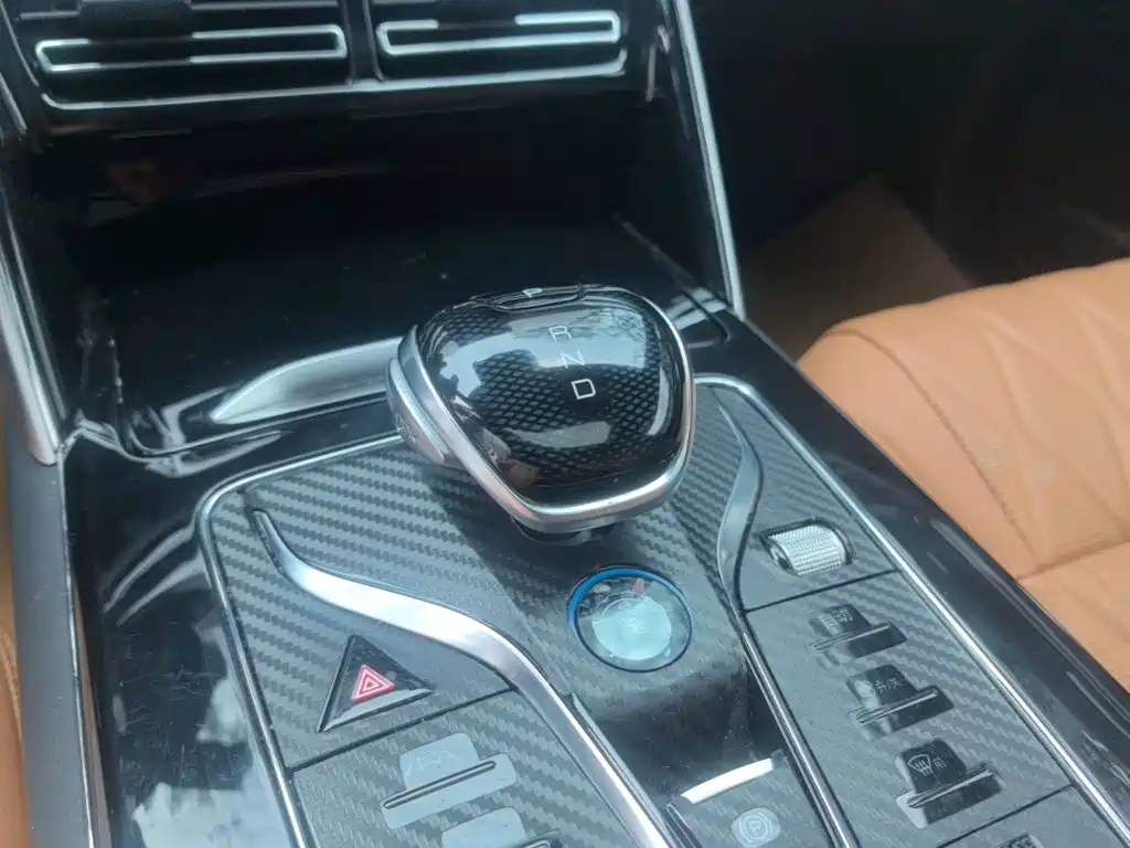 BYD Tang New Energy — миниатюра 10