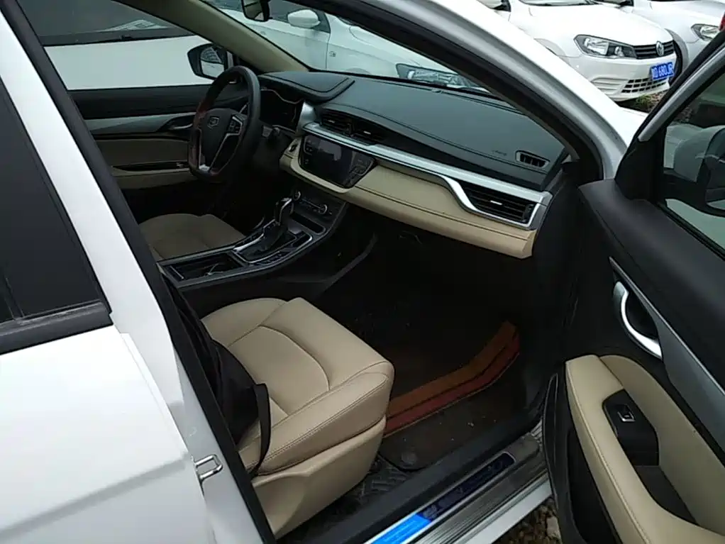 Geely Emgrand — миниатюра 25