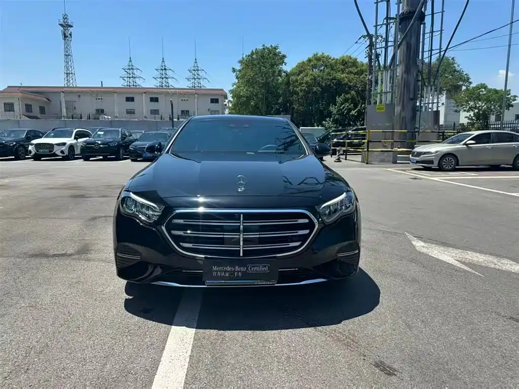 Mercedes-Benz E-Class — миниатюра 3