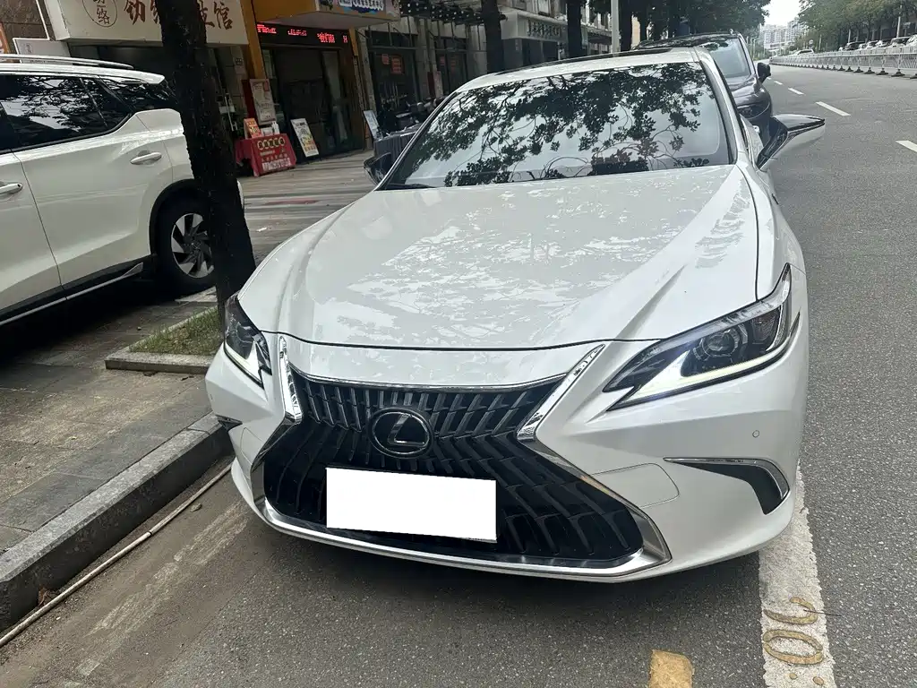 Lexus ES — миниатюра 2
