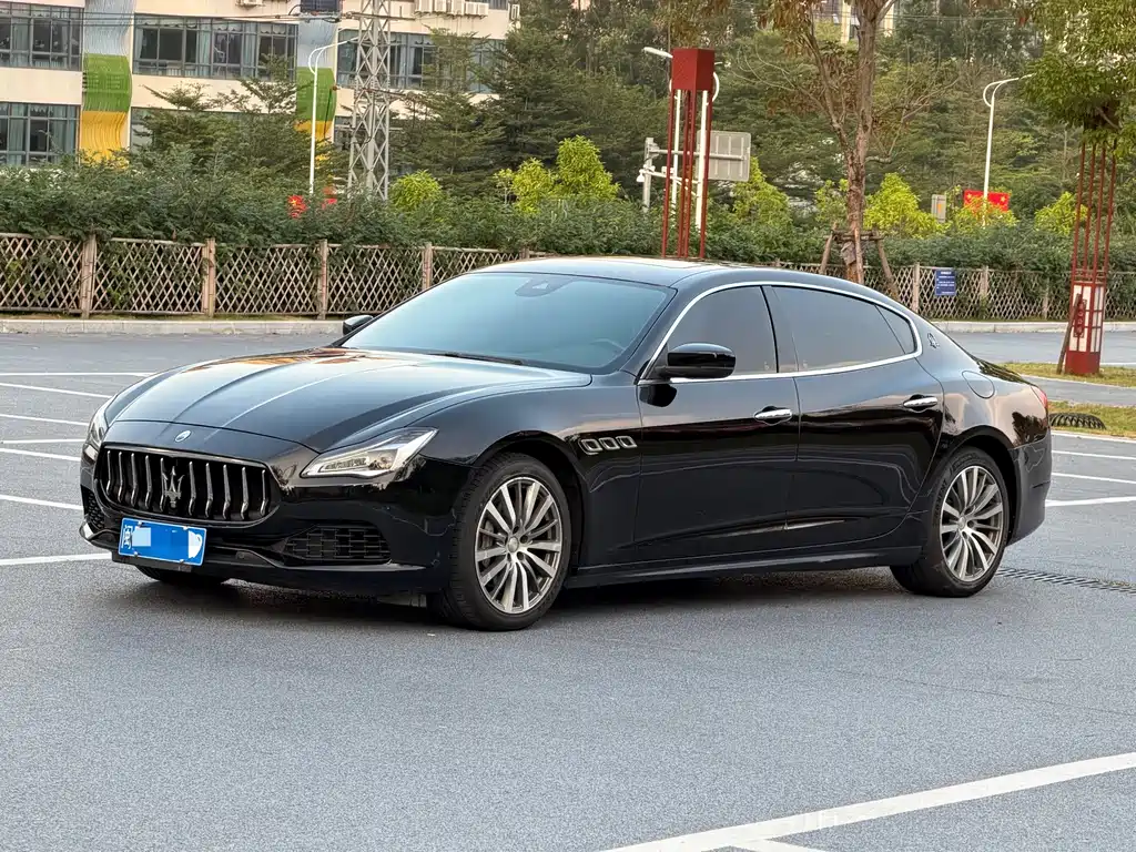 Maserati Quattroporte