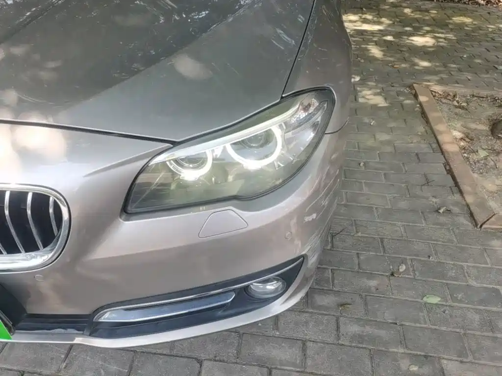 BMW 5 Series — миниатюра 24