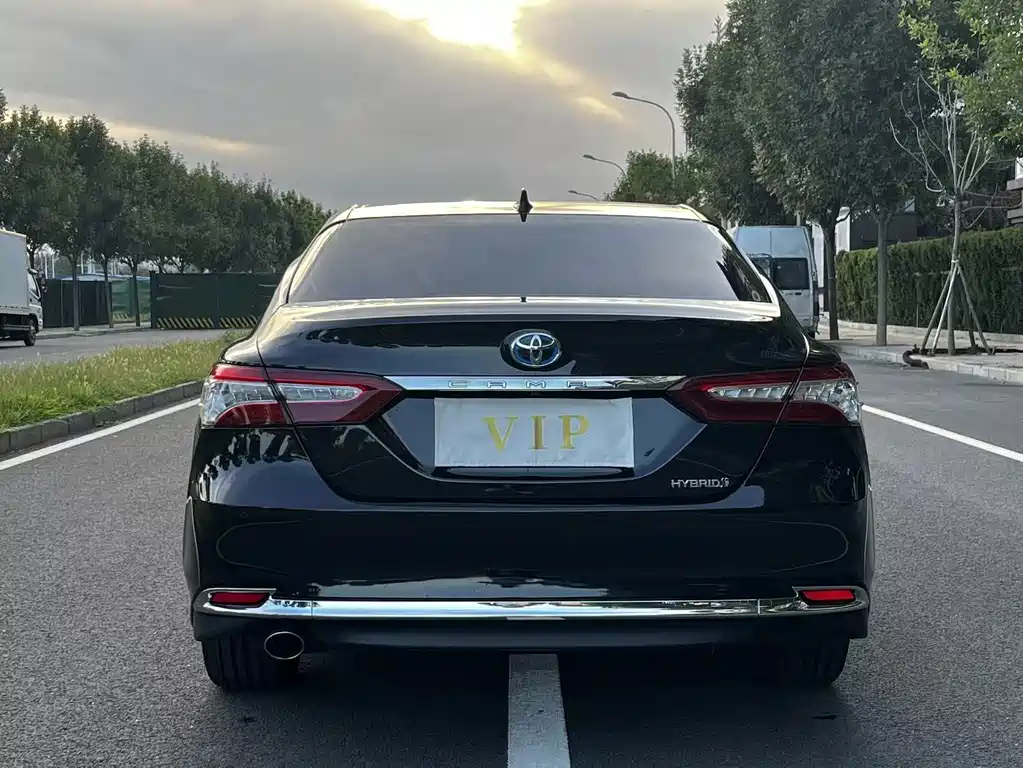 Toyota Camry — миниатюра 4