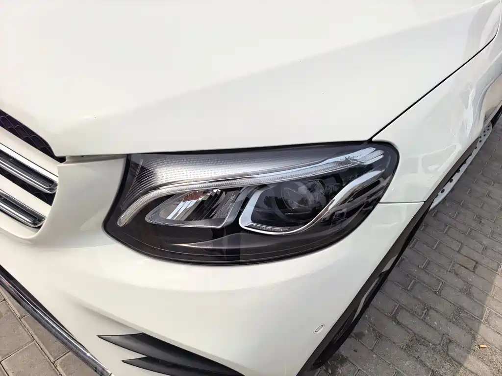 Mercedes-Benz GLC 2017 GLC 260 4MATIC Luxury