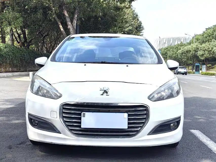 Peugeot 308 — миниатюра 2