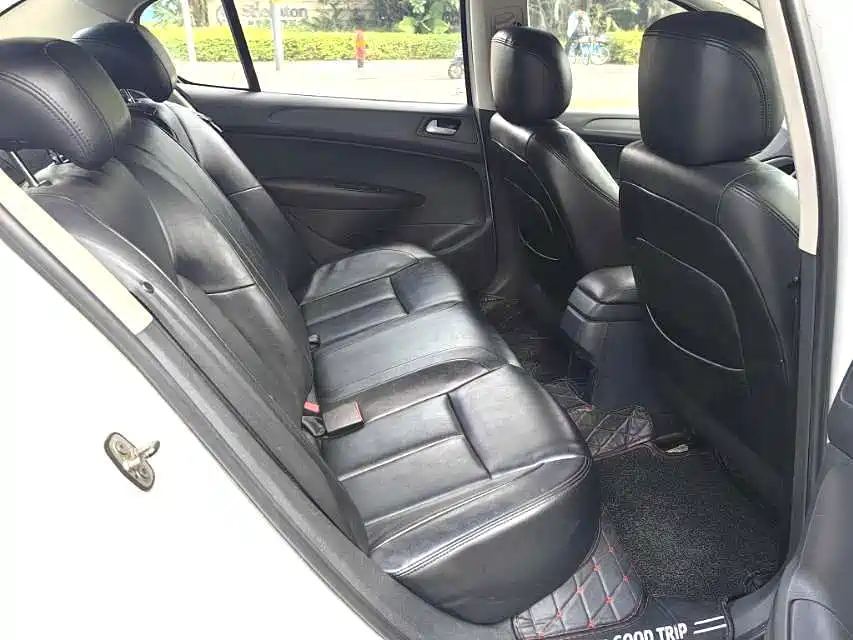 Peugeot 308 — миниатюра 7