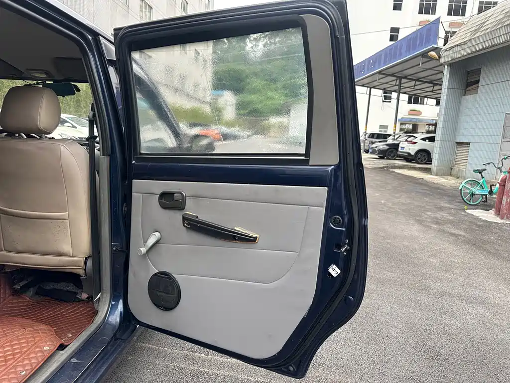 Wuling Hongguang — миниатюра 13